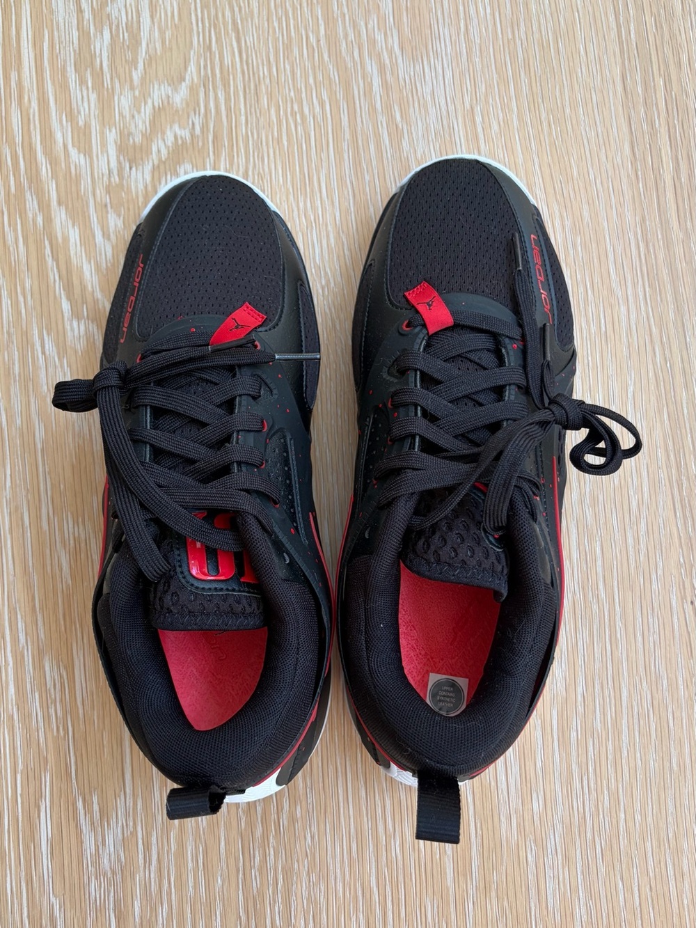 Jordan Men's Black and Red Low-Top Sneakers